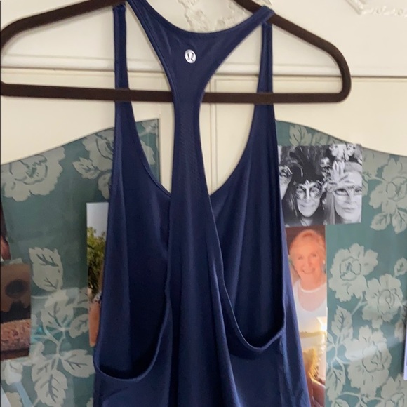 Lululemon size 6 tank - Picture 2 of 2